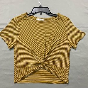 Juniors black & yellow crop top